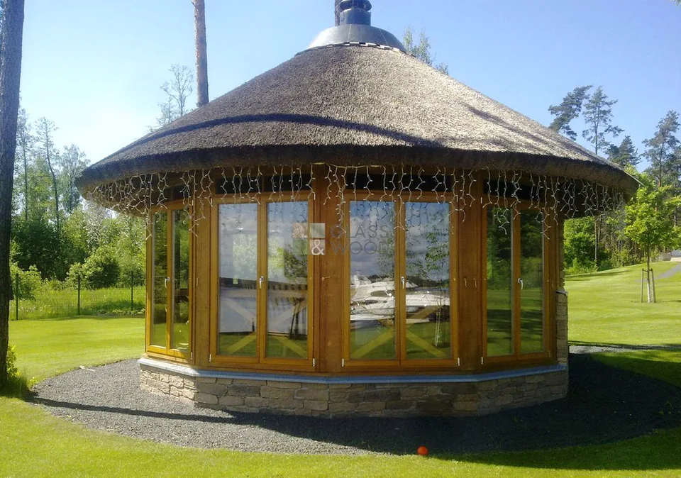 Lapenes un pergolas — satura arhīva foto