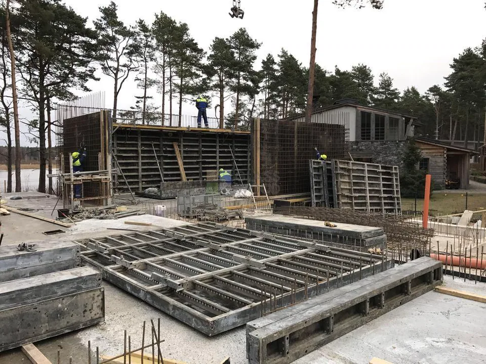 Betonēšanas veidņu montāža